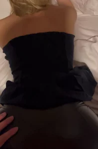 母狗求侮辱  想看大家留言找刺激   长腿皮裤模特全自动求赏巴掌被干