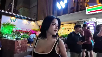 打野搭讪妹子回酒店 两男一女3P连续两根插入小穴